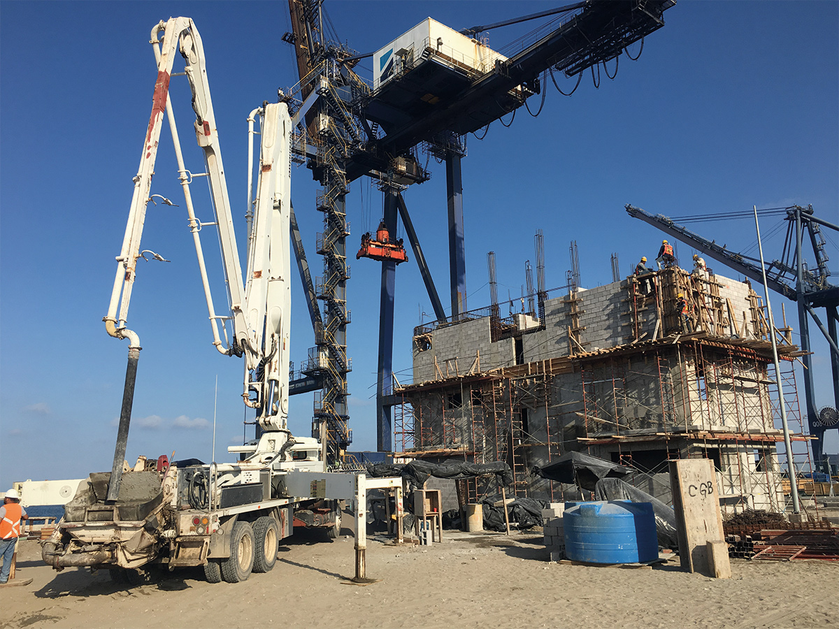 Obra de construcción en proceso en Manzanillo, Colima — CGB Construcciones